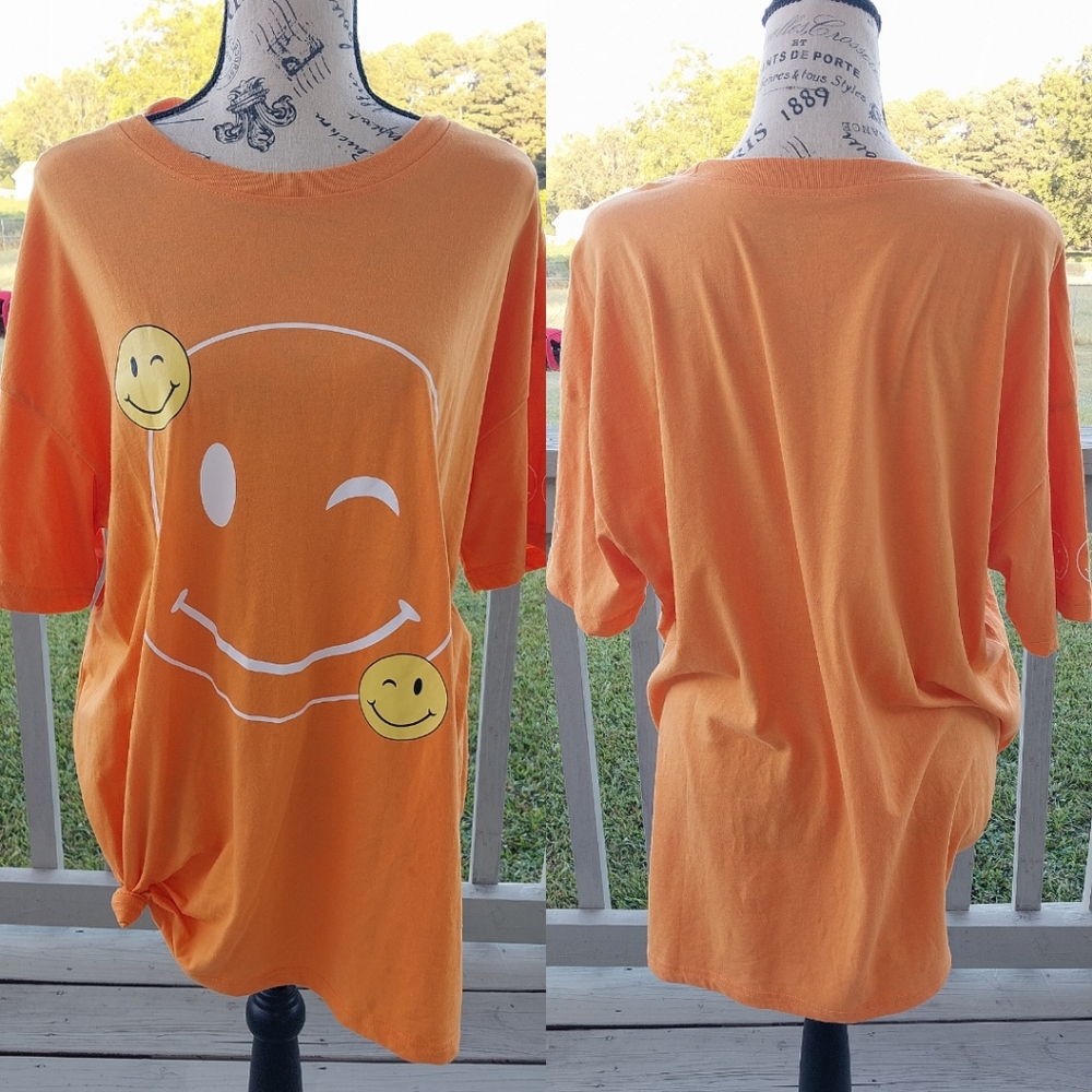 ORANGE KISS SMILEY FACE TSHIRT/ 1X